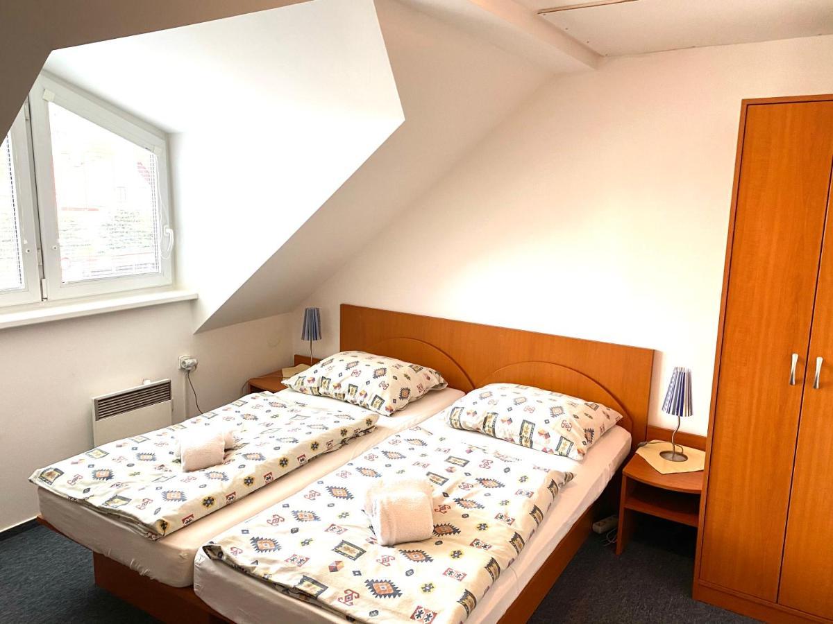 Penzion Kamenec Zakamenne Extérieur photo