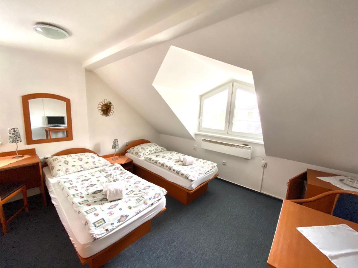 Penzion Kamenec Zakamenne Extérieur photo